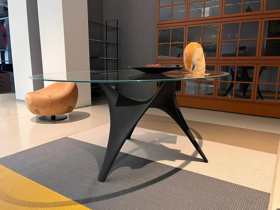 Tavolo in offerta outlet modello Arc di Molteni & c