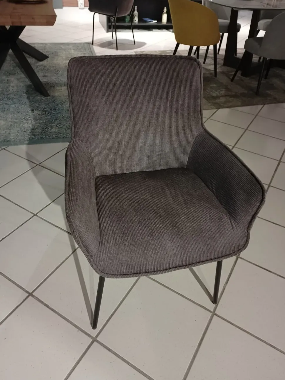 Tavolo in offerta outlet modello Tavolo star di Devina nais