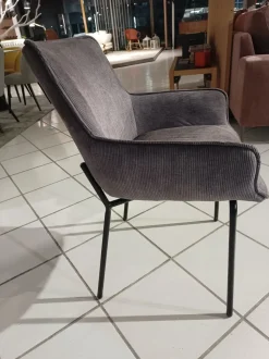 Tavolo in offerta outlet modello Tavolo star di Devina nais