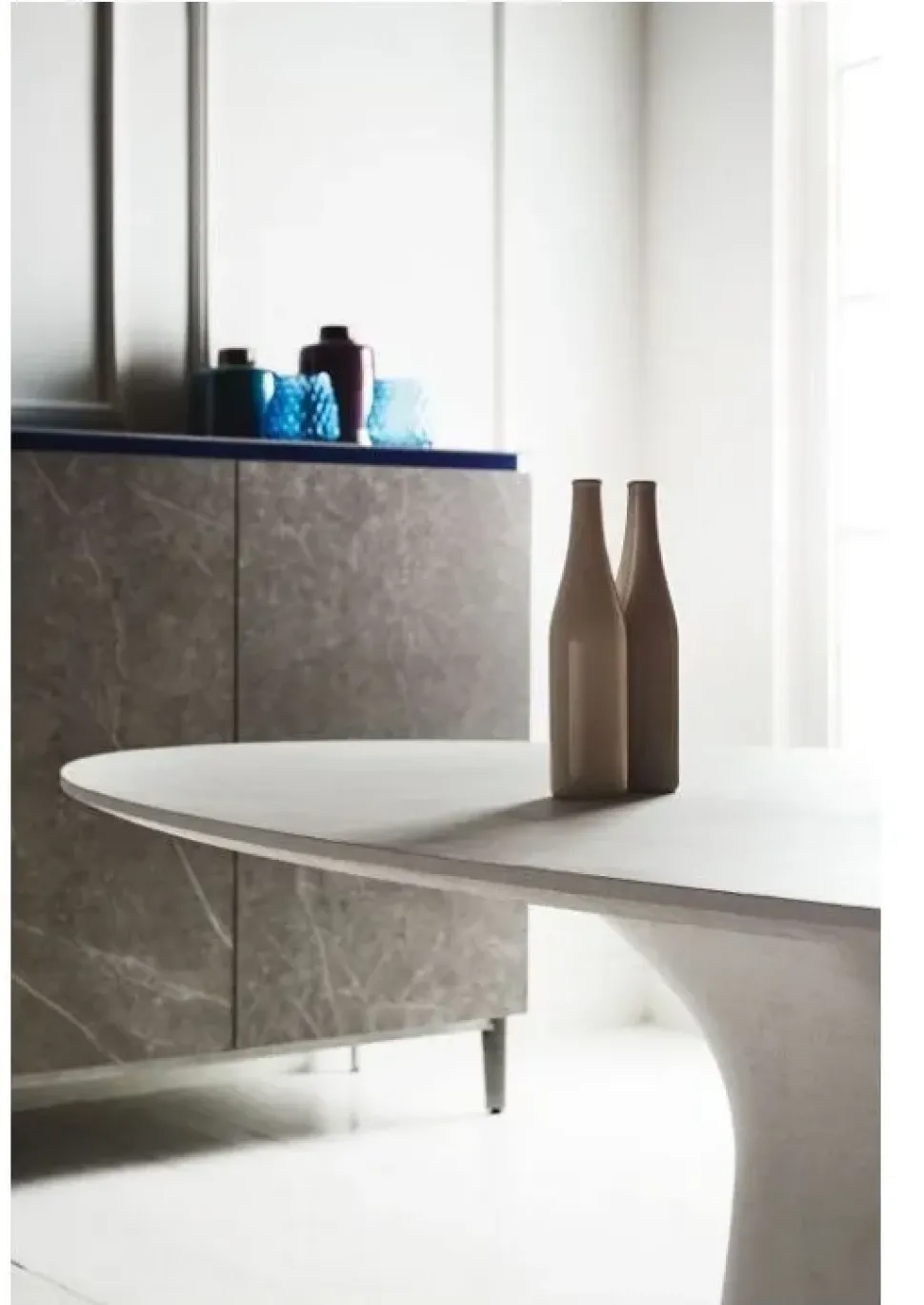 Tavolo in pietra ellittico Podium Bontempi a prezzo ribassato