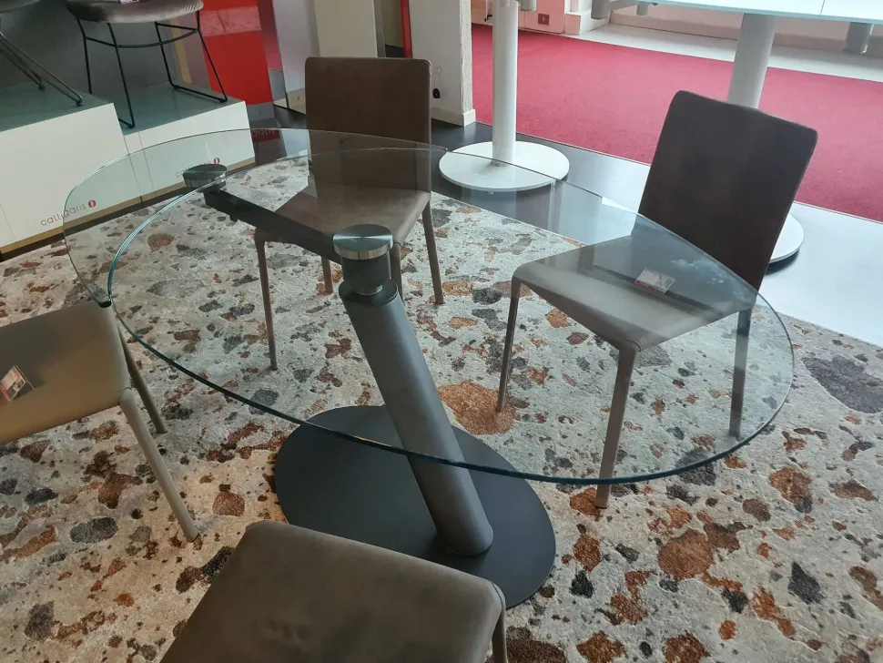 Tavolo in vetro ovale One Easyline a prezzo ribassato