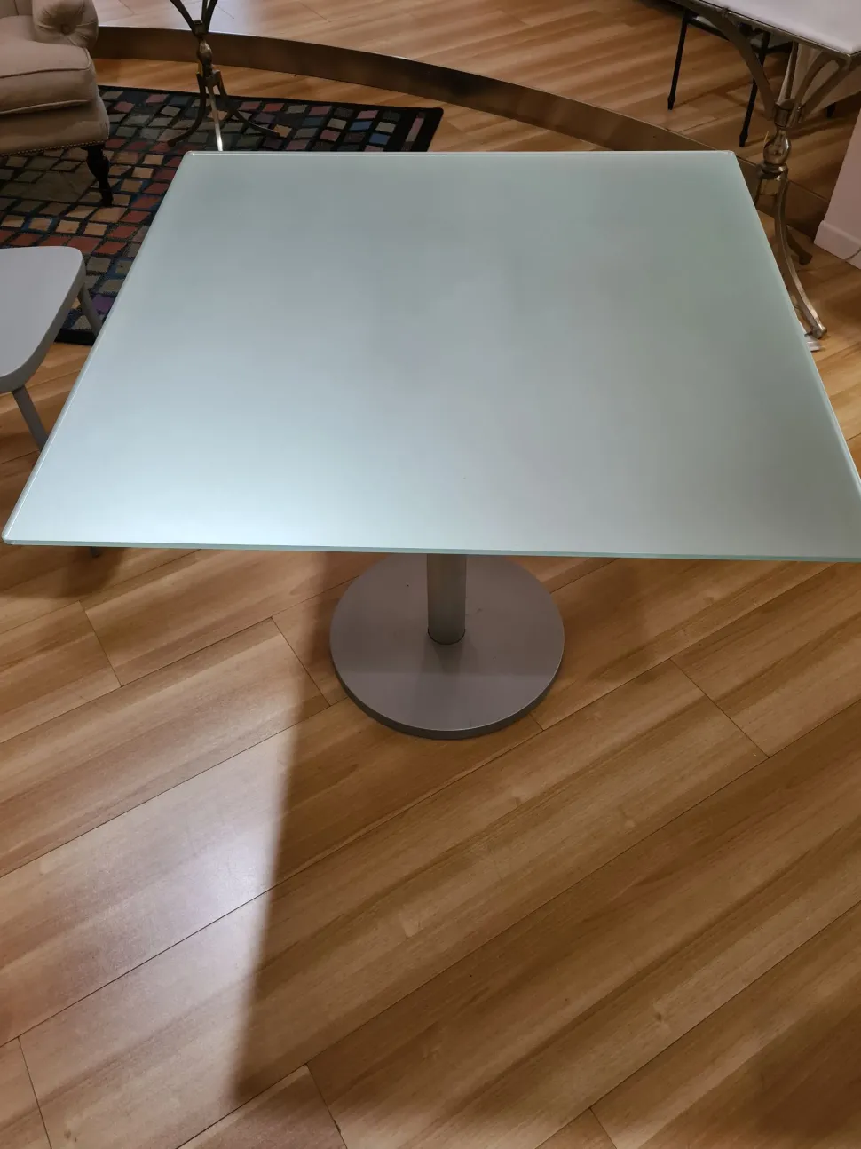 Tavolo in vetro quadrato Crystal Jesse a prezzo ribassato