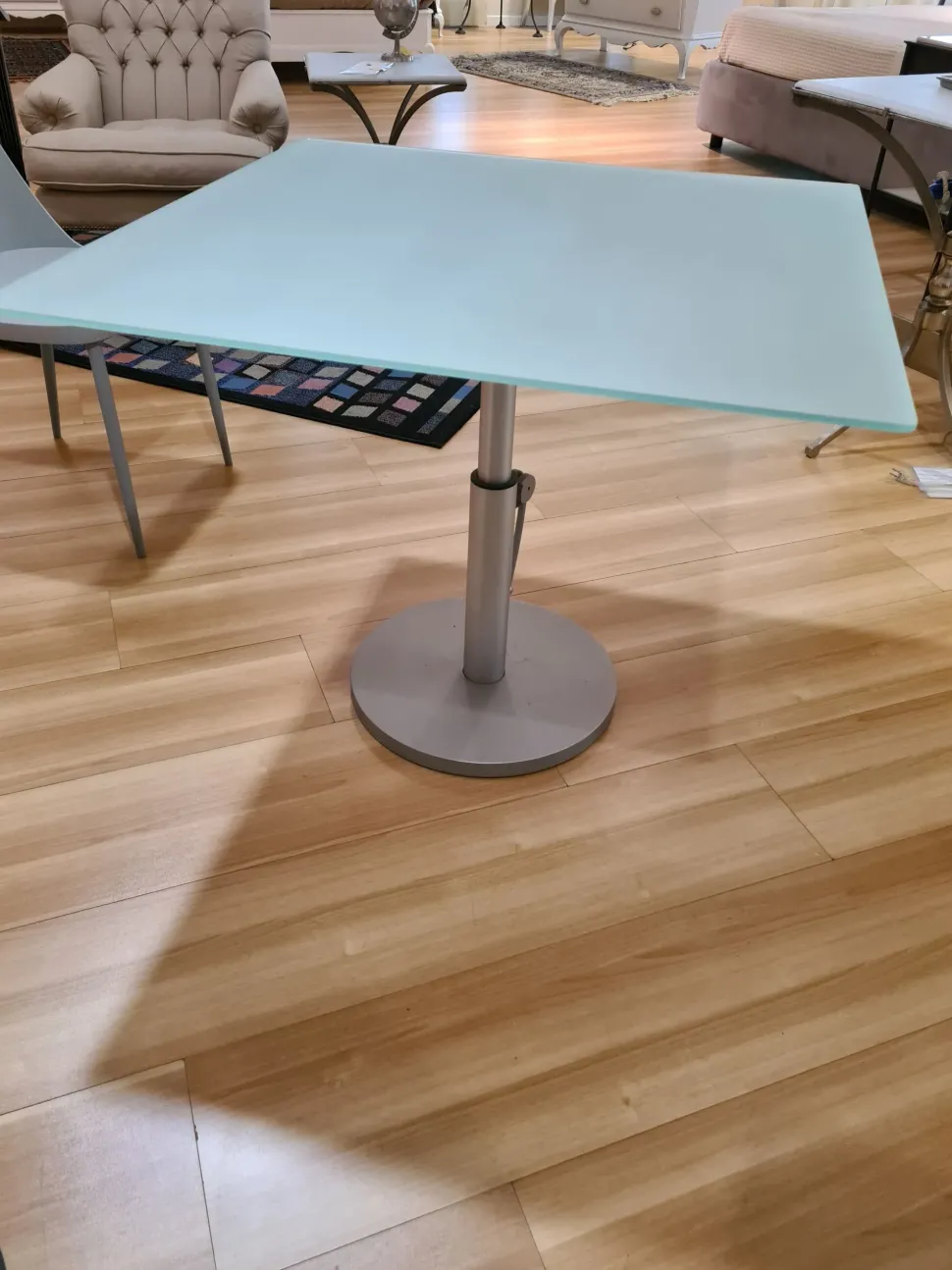 Tavolo in vetro quadrato Crystal Jesse a prezzo ribassato