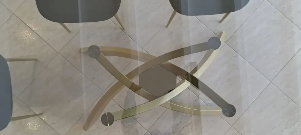 Tavolo in vetro sagomato Artistico Bontempi in offerta outlet