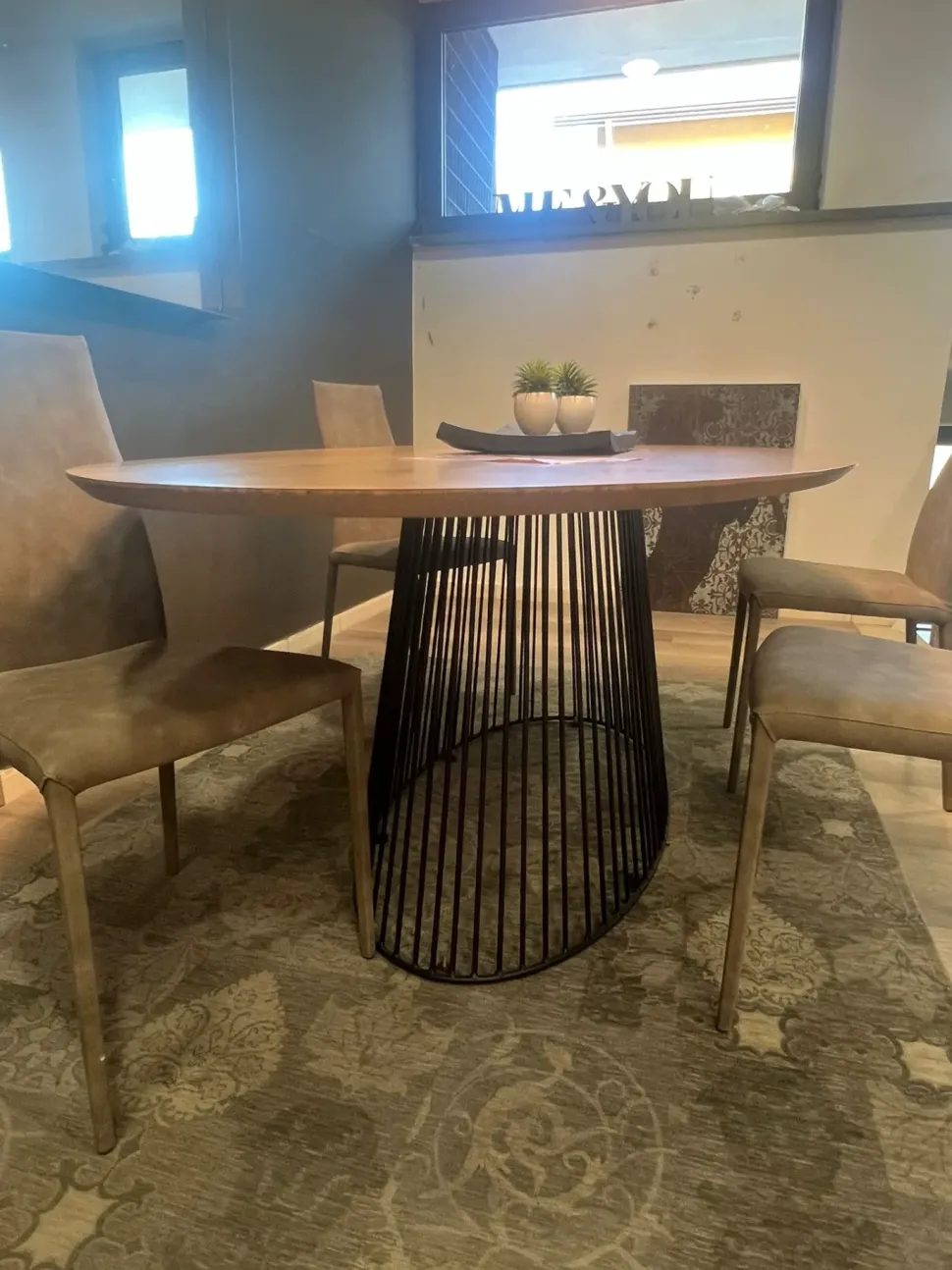 Tavolo Kave home di Julia scontato del 51%