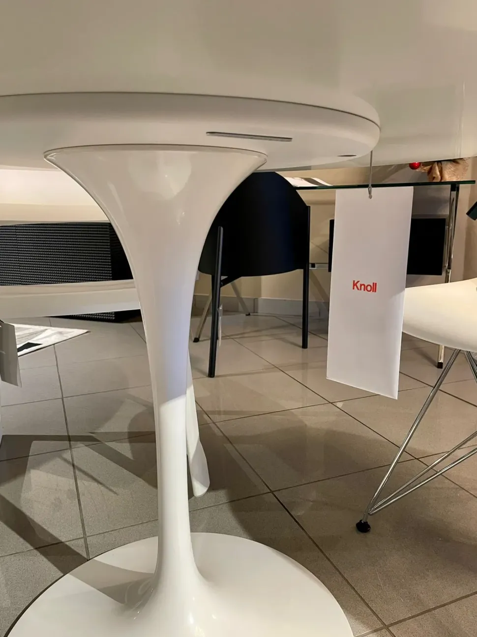 Tavolo Knoll saarinen rotondo Knoll in OFFERTA OUTLET -28%