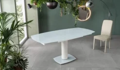 Tavolo Kyoto Stones in vetro allungabile, sconto 36%. Perfetto per l'architetto moderno.