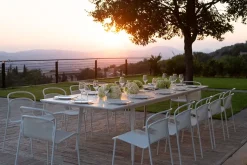 Tavolo modello Plus4 per l'esterno Emu a prezzo Outlet