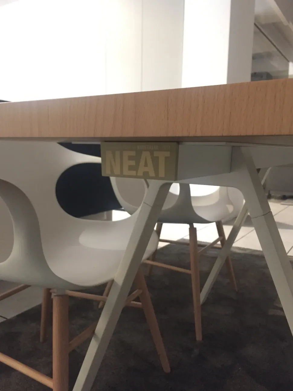 Tavolo Neat Kristalia in legno Fisso