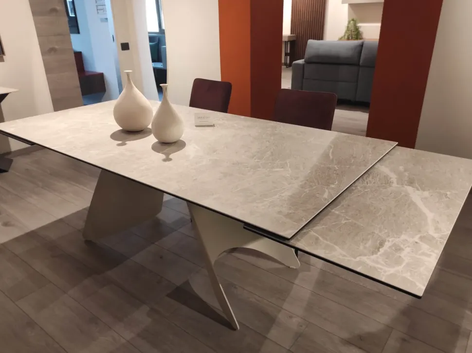 Tavolo Orion di Connubia: richiedi ora il prezzo