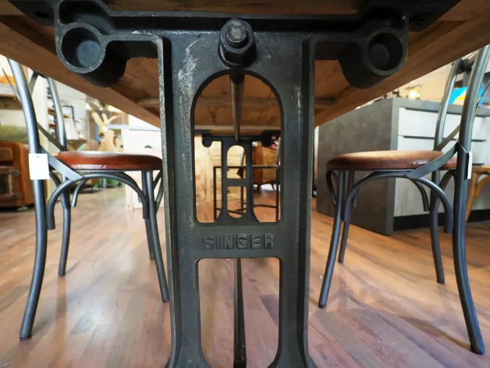 Tavolo Outlet etnico Tavolo singer ghisa e lagno massello in offerta PREZZI OUTLET