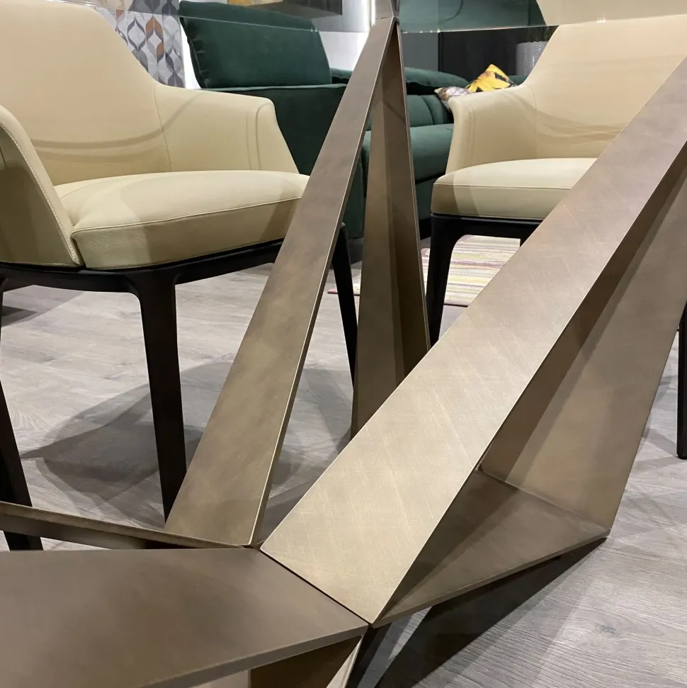 Tavolo ovale a quattro gambe Skorpio Cattelan italia scontato