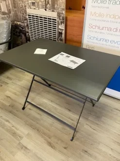 Tavolo per l'esterno Arc en ciel a marchio Emu a prezzo ribassato