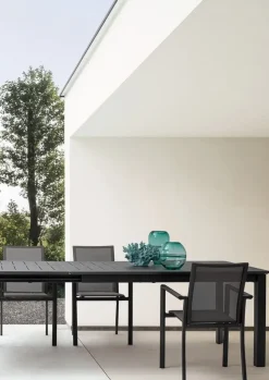 Tavolo per l'esterno Konnor 160/240 e 4 poltroncine bizzotto a marchio Bizzotto a prezzo scontato