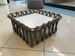 Tavolo per l'esterno modello Butterfly B&b italia in offerta