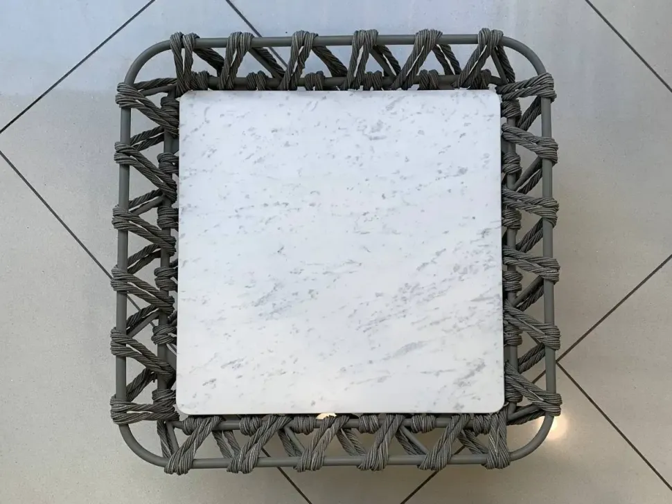 Tavolo per l'esterno modello Butterfly B&b italia in offerta