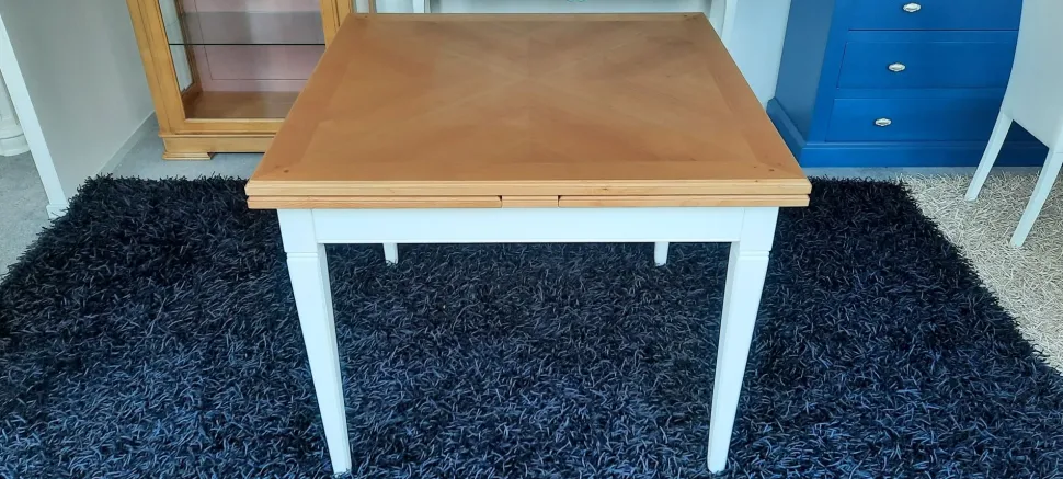Tavolo quadrato in legno Modello quadrifogli di Mobilificio bellutti in Offerta Outlet