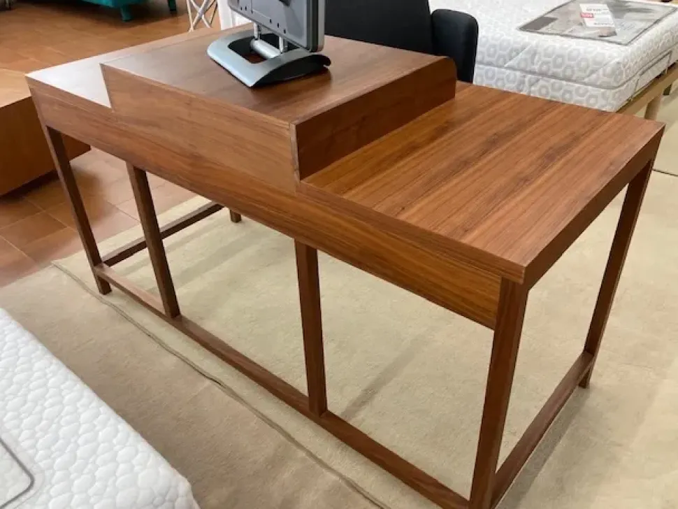 Tavolo rettangolare a quattro gambe Alice Porada scontato