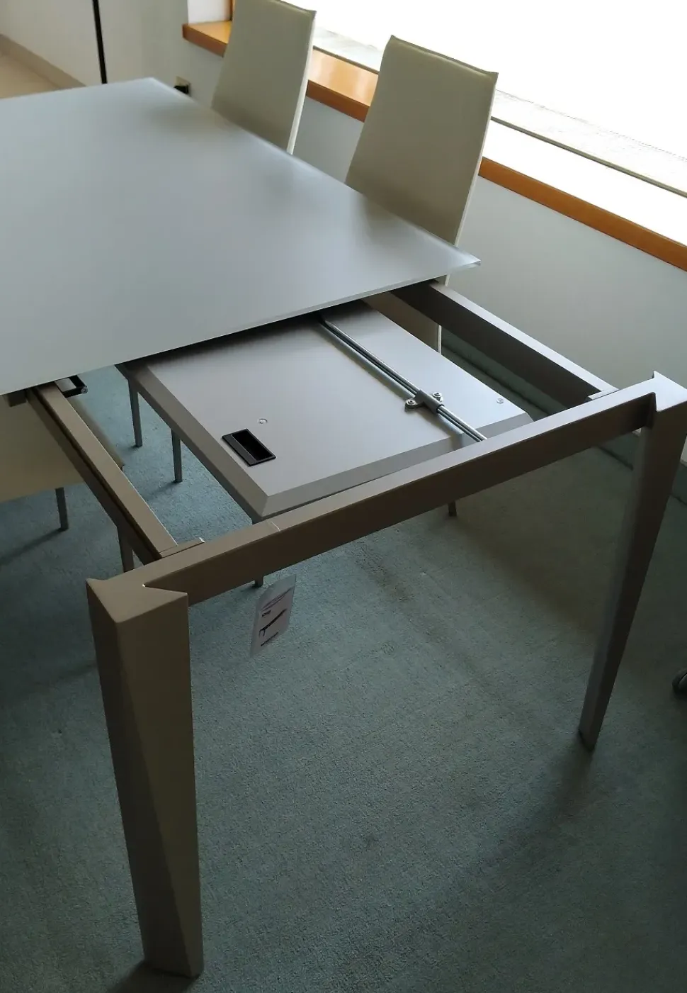 Tavolo rettangolare a quattro gambe Tavolo chef piano cristallo opaco antigraffio Bontempi scontato