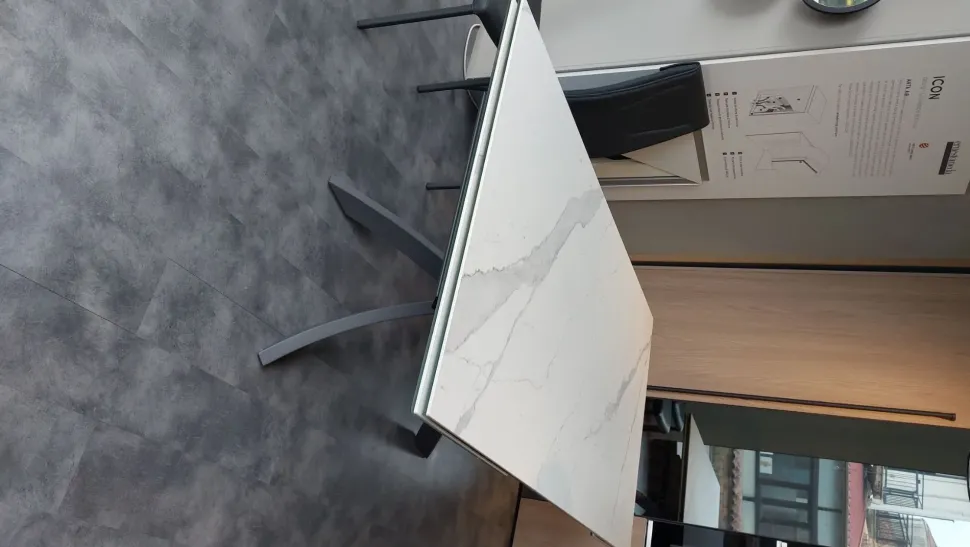 Tavolo rettangolare Bontempi in ceramica artistica, offerta outlet.