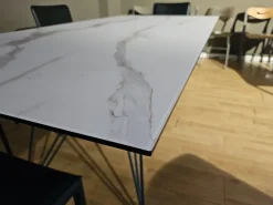 Tavolo rettangolare Cross Easyline scontato del 60%