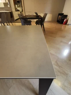 Tavolo rettangolare Eminence fast di Connubia a prezzo riservato