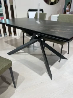 Tavolo rettangolare in ceramica Tavolo cross di Stones in Offerta Outlet