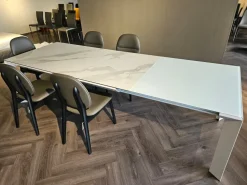 Tavolo rettangolare in vetro Metro' di Ozzio in Offerta Outlet