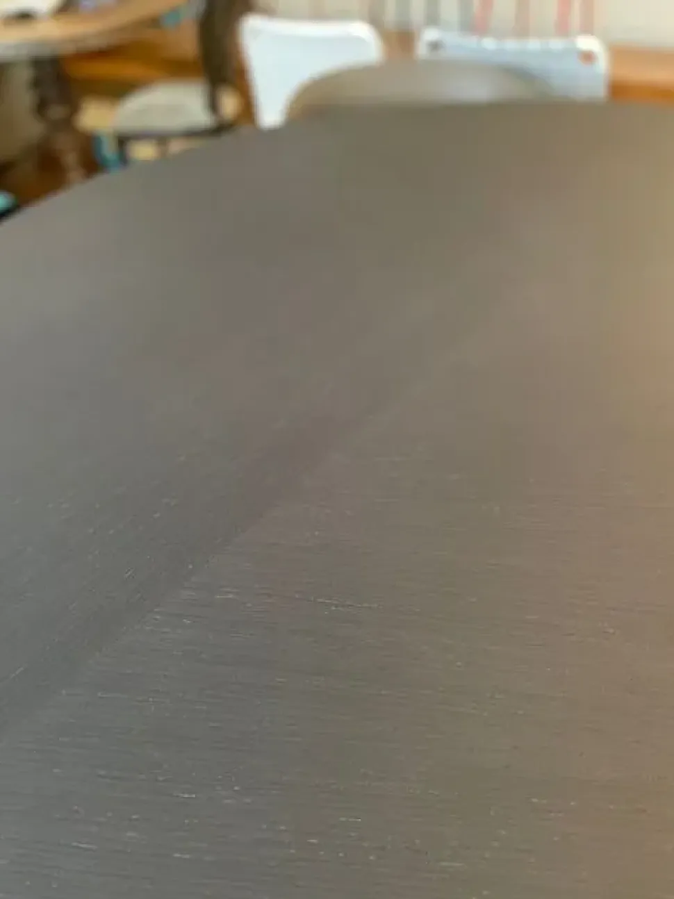 Tavolo rotondo Oops Kristalia scontato del 37%