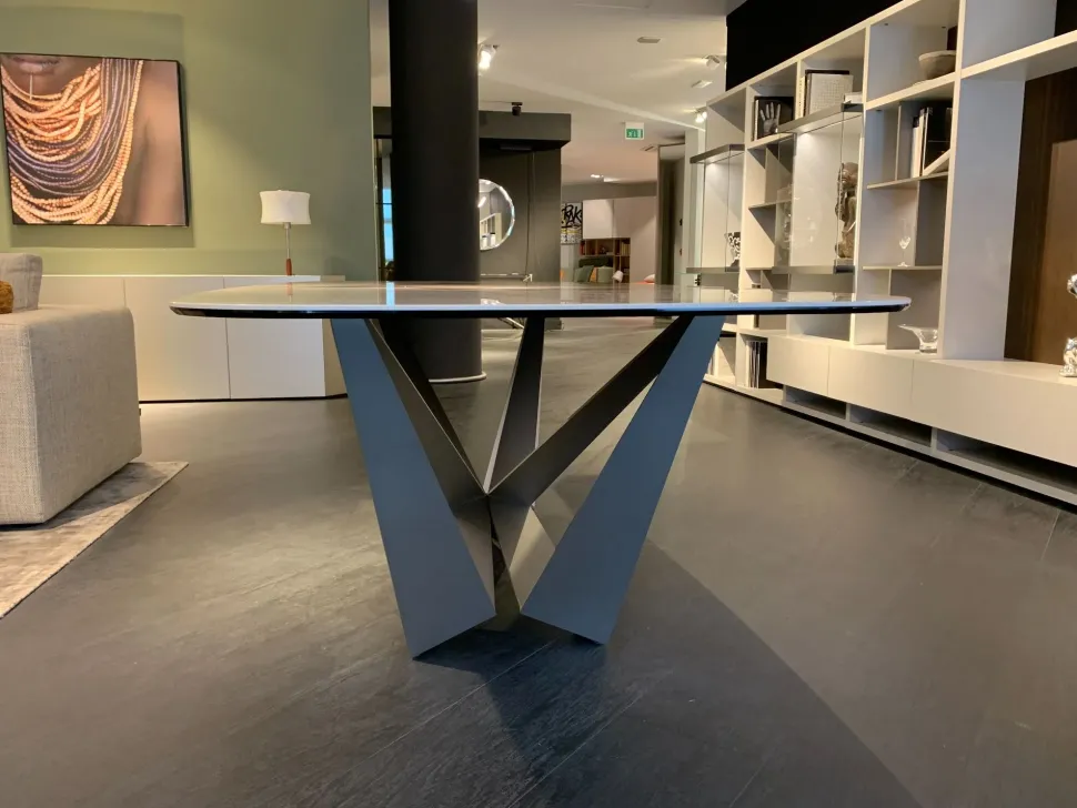 Tavolo sagomato in ceramica Skorpio di Cattelan italia in Offerta Outlet