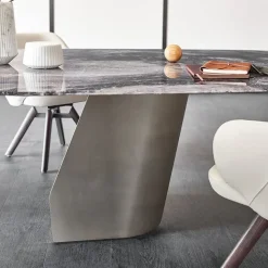 Tavolo sagomato Senator di Cattelan Italia: design unico ed elegante!
