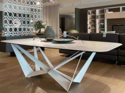 Tavolo sagomato Skorpio Cattelan italia scontato del 20%