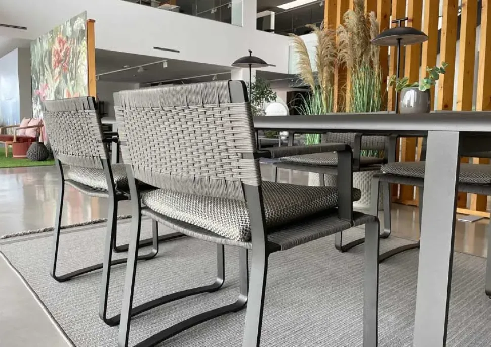 Tavolo scontato per l'esterno Golden gate Molteni & c