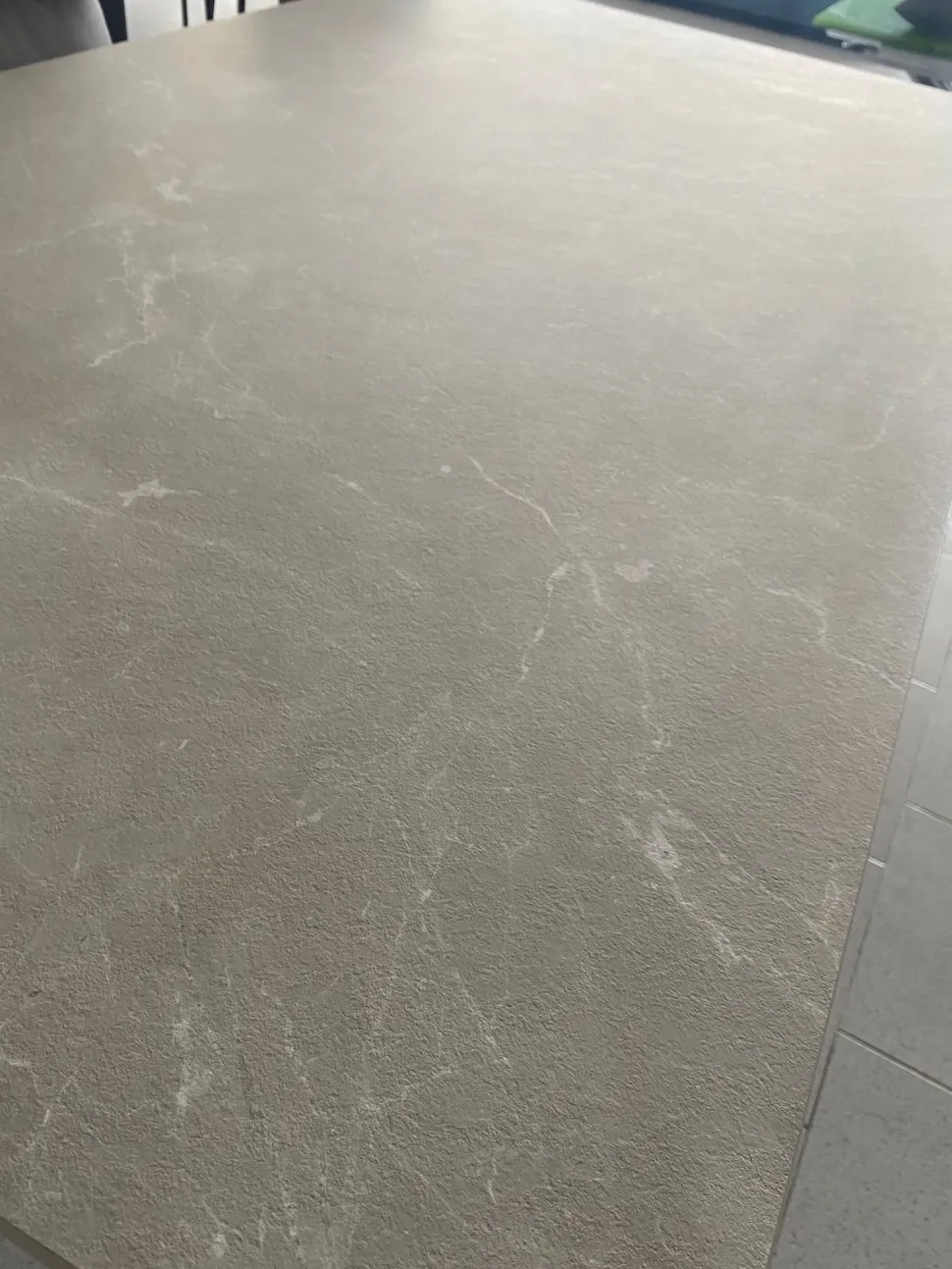 Tavolo Tavolo allungabile pronta consegna effetto marmo Md work in OFFERTA OUTLET -40%