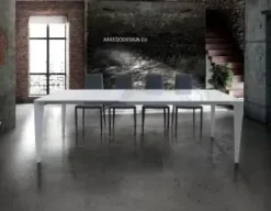 Tavolo Tempor 830: design unico, scontato del 50%. Lunghezza: 830 cm.