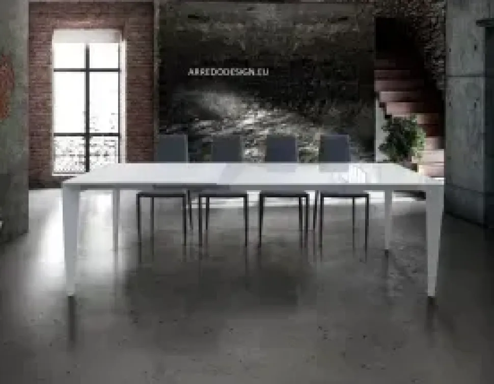 Tavolo Tempor 830: design unico, scontato del 50%. Lunghezza: 830 cm.