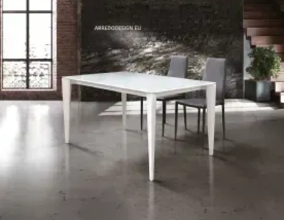 Tavolo Tempor 830: design unico, scontato del 50%. Lunghezza: 830 cm.