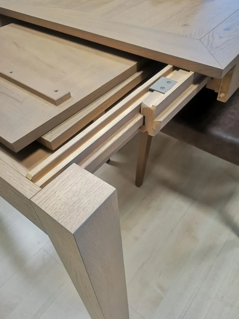 Tavolo Torto di Artigianale scontato del 54%