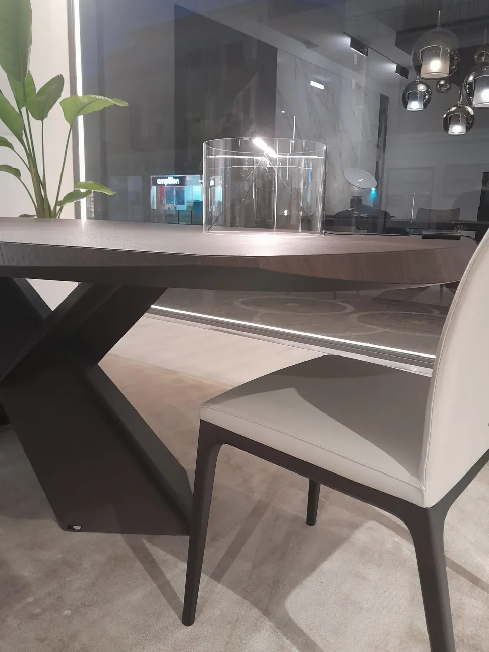 Tavolo Tyron wood di Cattelan italia scontato del 38%