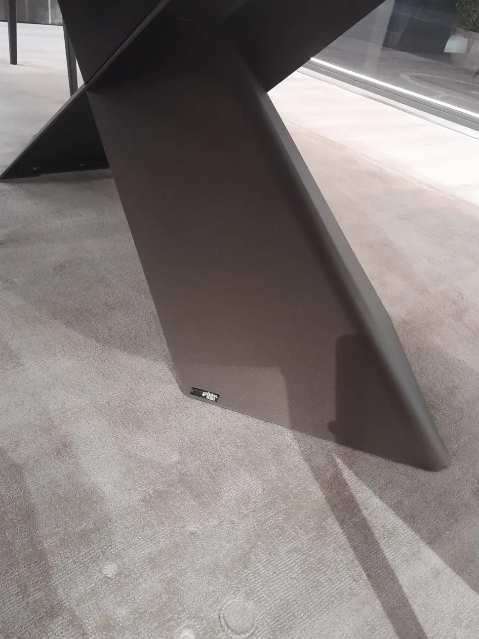 Tavolo Tyron wood di Cattelan italia scontato del 38%