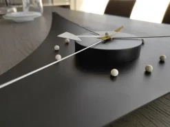 Triangle clock Vitra in stile design a prezzo ribassato