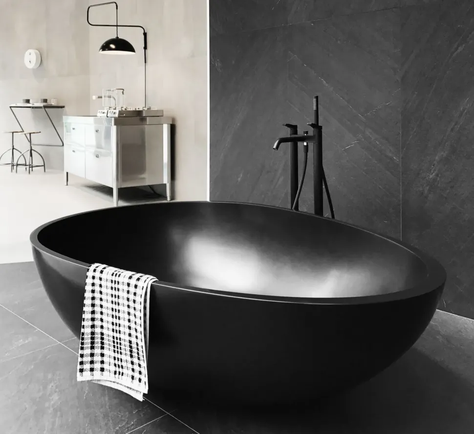 Vasca da bagno a prezzo scontato Vov next black a marchio Mastella