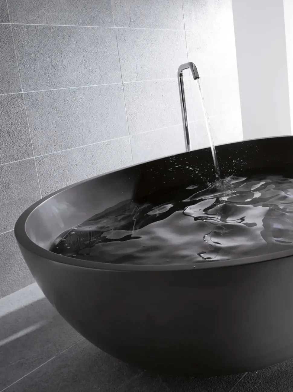 Vasca da bagno a prezzo scontato Vov next black a marchio Mastella