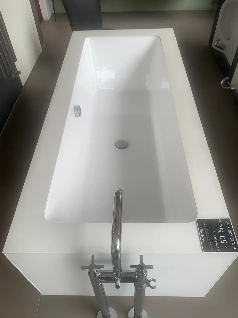 Vasca da bagno in Corian modello Vasca freestanding style sistem rivestita in corian 180x80 cm Artigianale a prezzo scontato