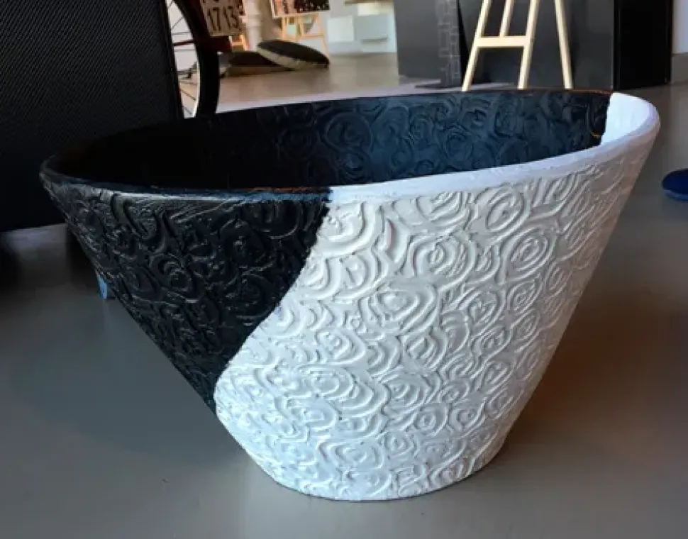 Vaso bicolore rivestito in Ecomalta Oltremateria texture Damascata - Pezzo unico