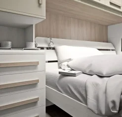 Vendiamo camere a ponte 21 di San Martino a prezzo scontato. Mobili in laminato.