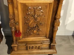 Vendiamo il comodino modello Ottocento di Lando a prezzi vantaggiosi!