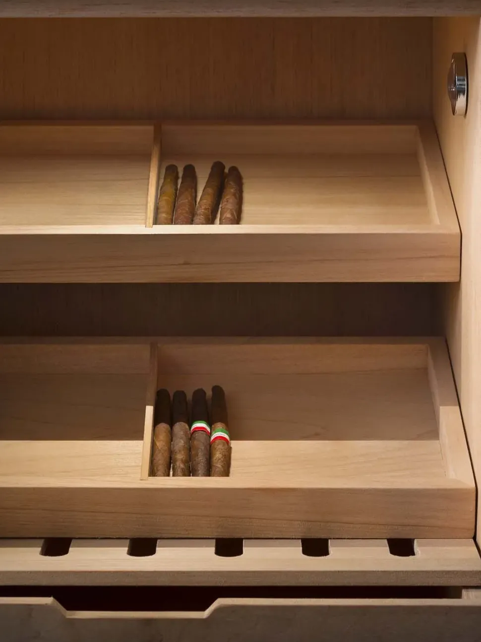 Vetrinetta modello Gentleman in stile design di Flou a PREZZI OUTLET approfittane ora!