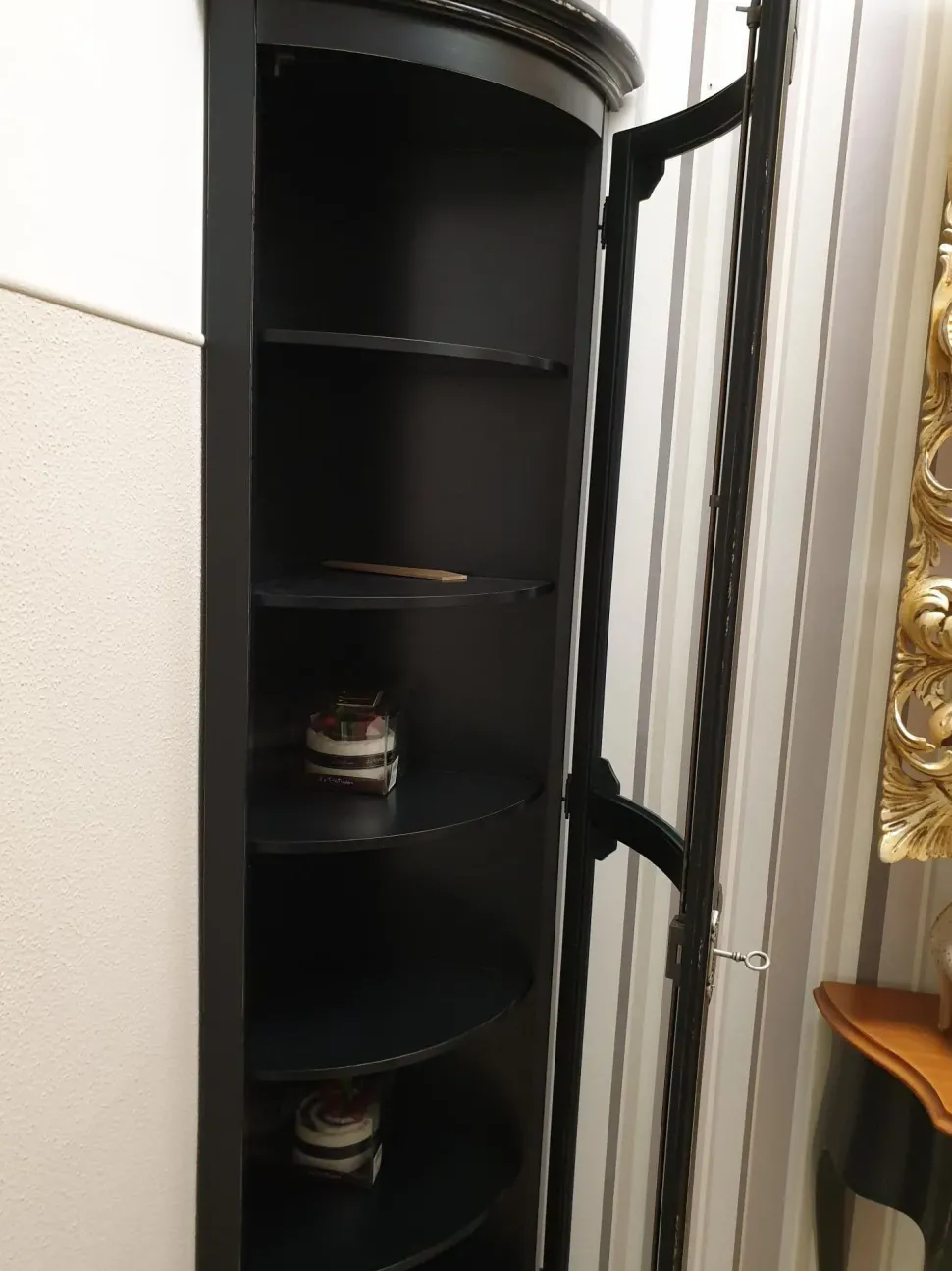 Vetrinetta Pertina Tonin casa in stile classico con forte sconto