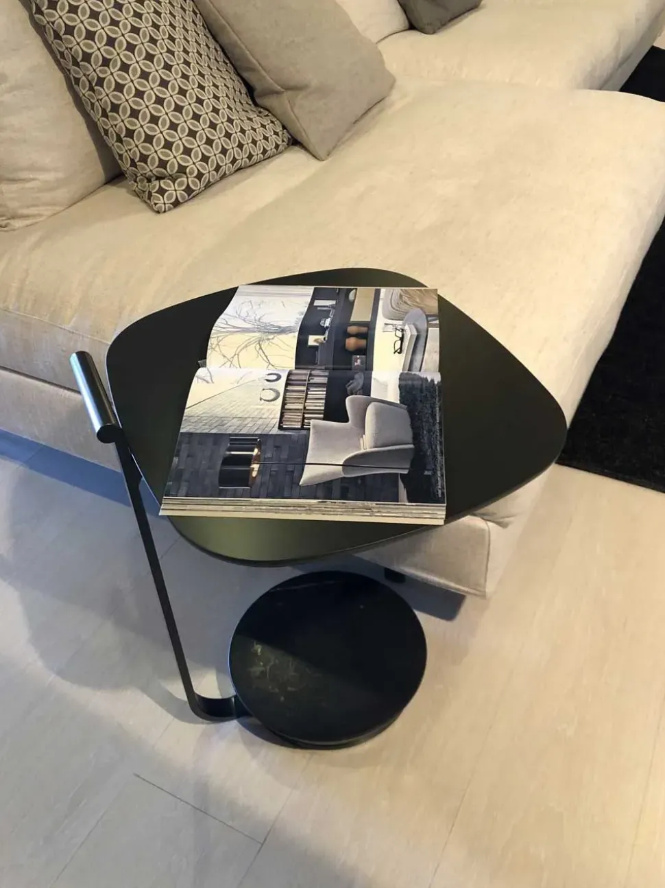 Vieni a scoprire il modello Surf di Molteni & C. a prezzo scontato